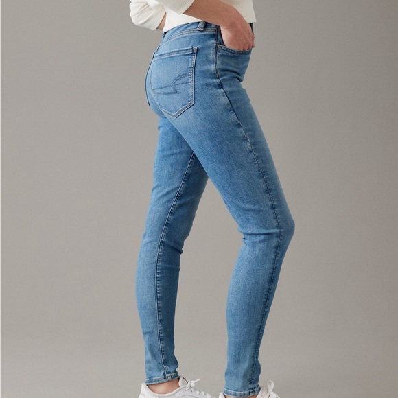 American Eagle Next Level Super High Jegging in Medium Vintage - Picture 3 of 5